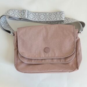 Kipling Brooklyn Go Crossbody, dusty pink.